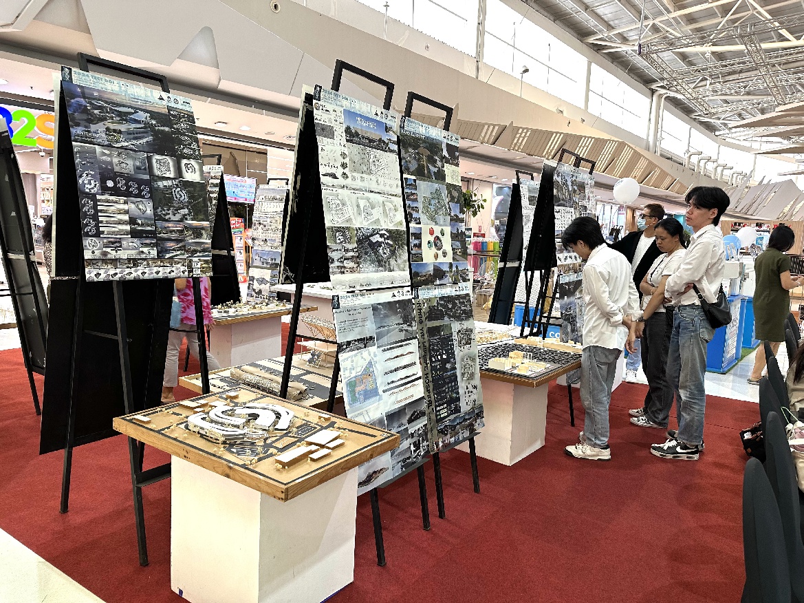 Thesis exhibition 01-0014