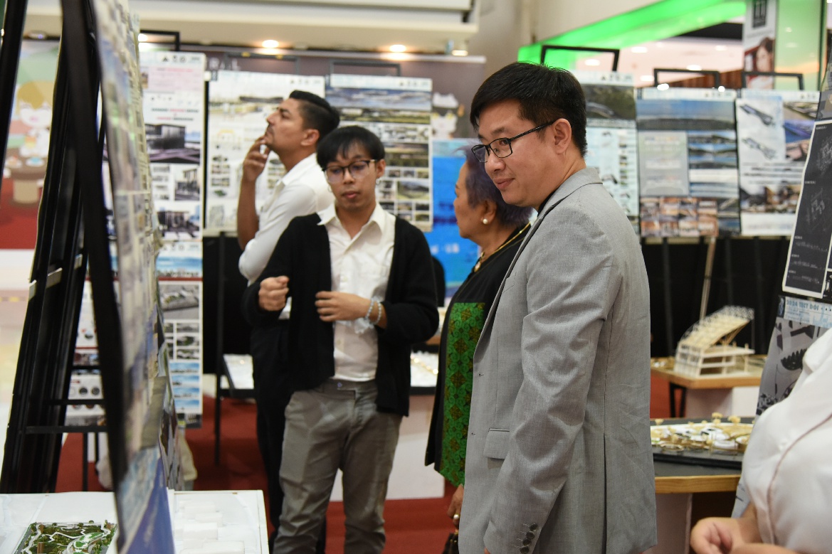 Thesis exhibition 01-0017