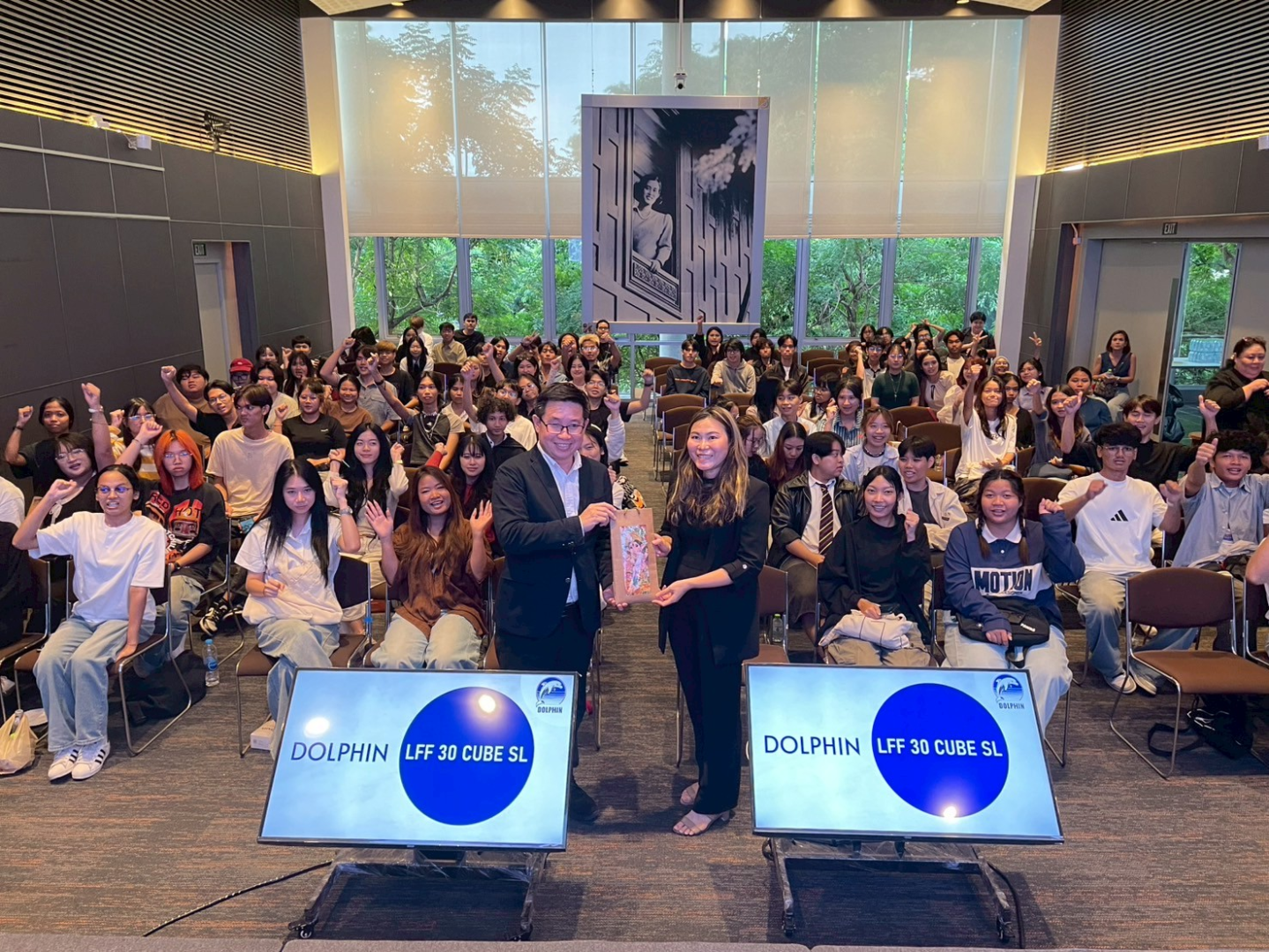 LINE_ALBUM_Dinner Talk_250827_150
