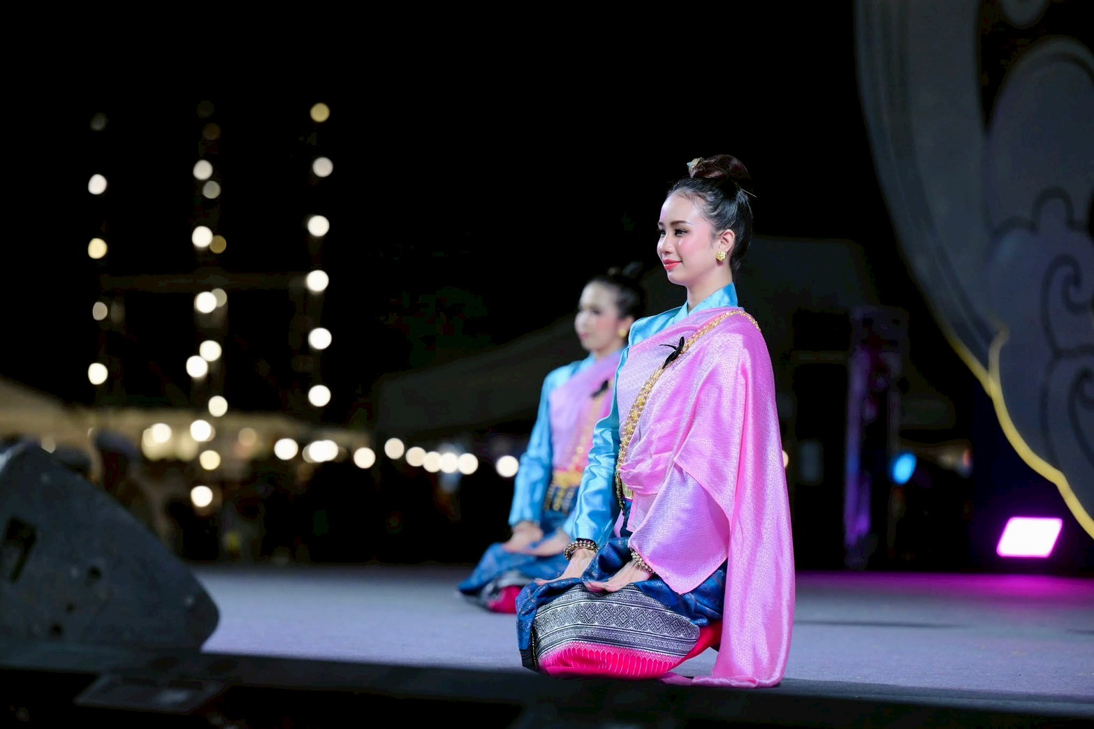 LINE_ALBUM_221268_260112_12