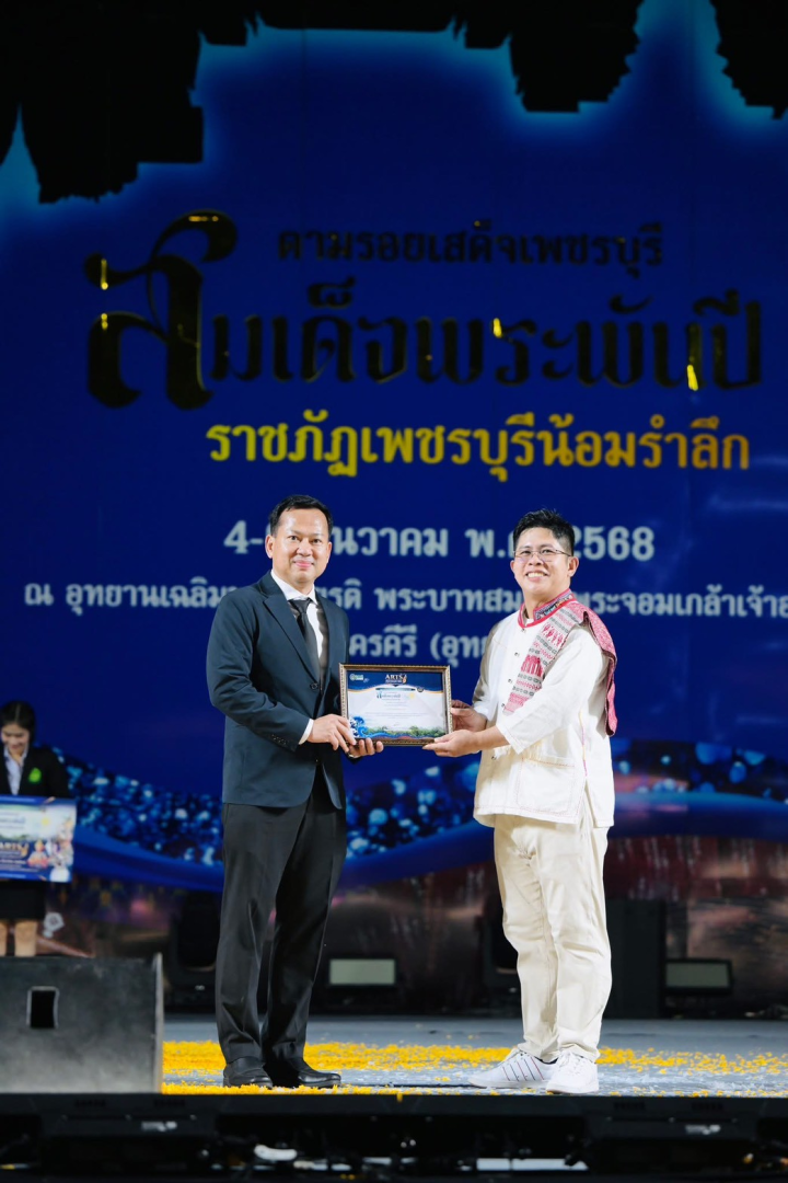 LINE_ALBUM_221268_260112_34
