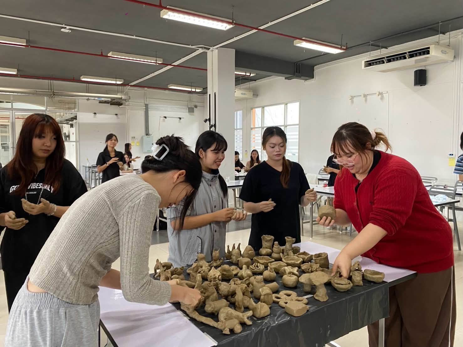 ชุบใจ ในหุบเขา : Art and Revitalize in The Valley