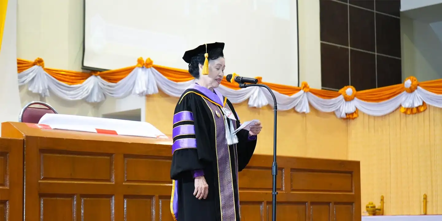 แสดงความยินดีกับ แม่ครูบัวเรียว รัตนมณีภรณ์ ศิลปินแห่งชาติ ในโอกาสเข้ารับปริญญาดุษฎีบัณฑิตกิตติมศักดิ์ สาขาวิชาดนตรีและนาฏศิลป์ ประจำปีการศึกษา 2565