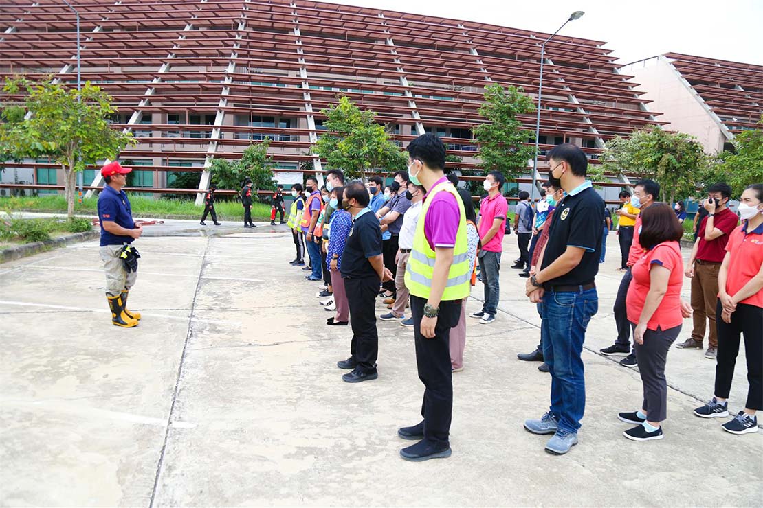 คณะสถาปัตยกรรมศาสตร์และศิลปกรรมศาสตร์ เข้าร่วมโครงการอบรมซ้อมแผนป้องกันอัคคีภัยในสำนักงาน 