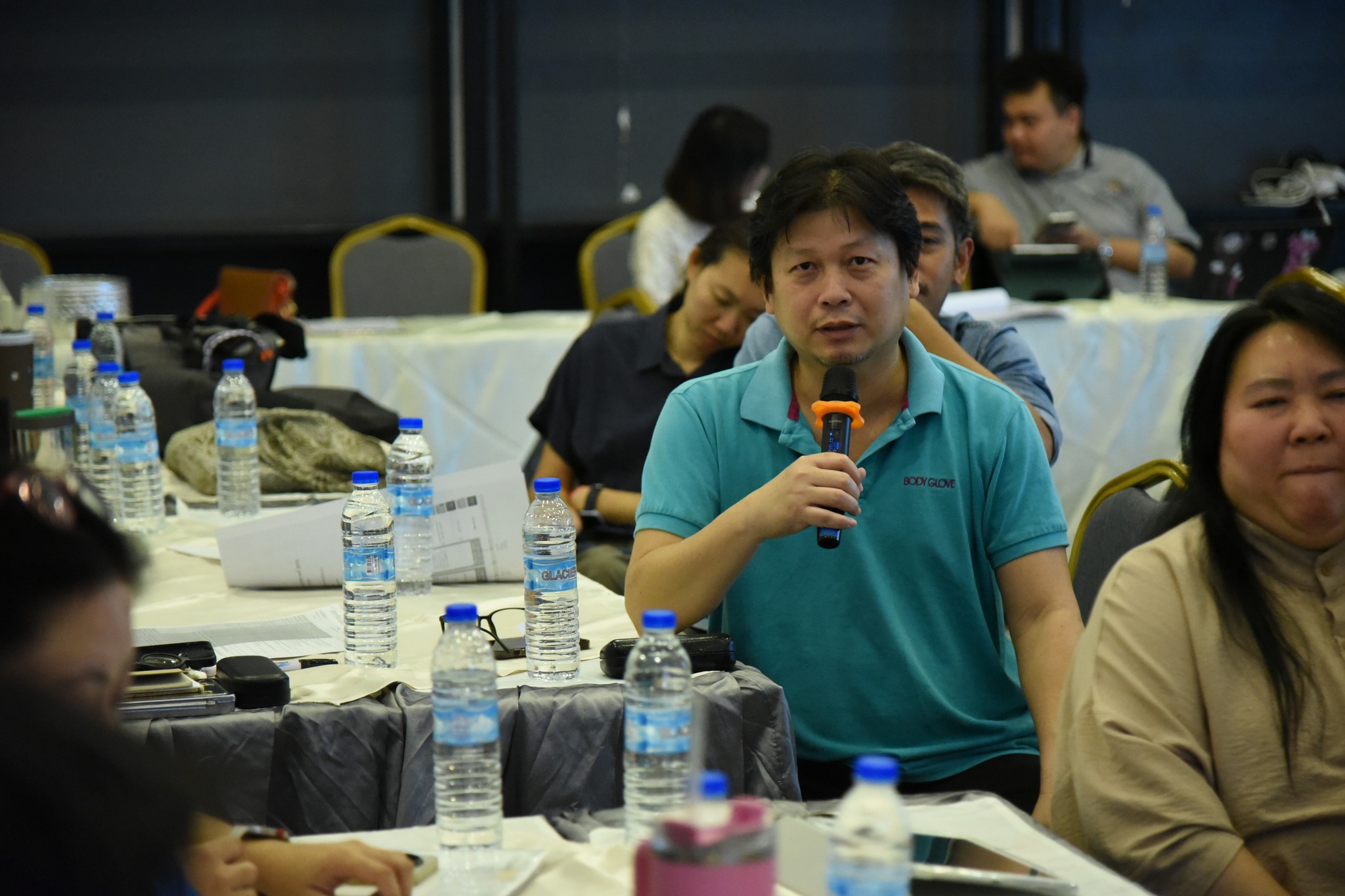 Discussion on graduate development, research, and innovation strategy