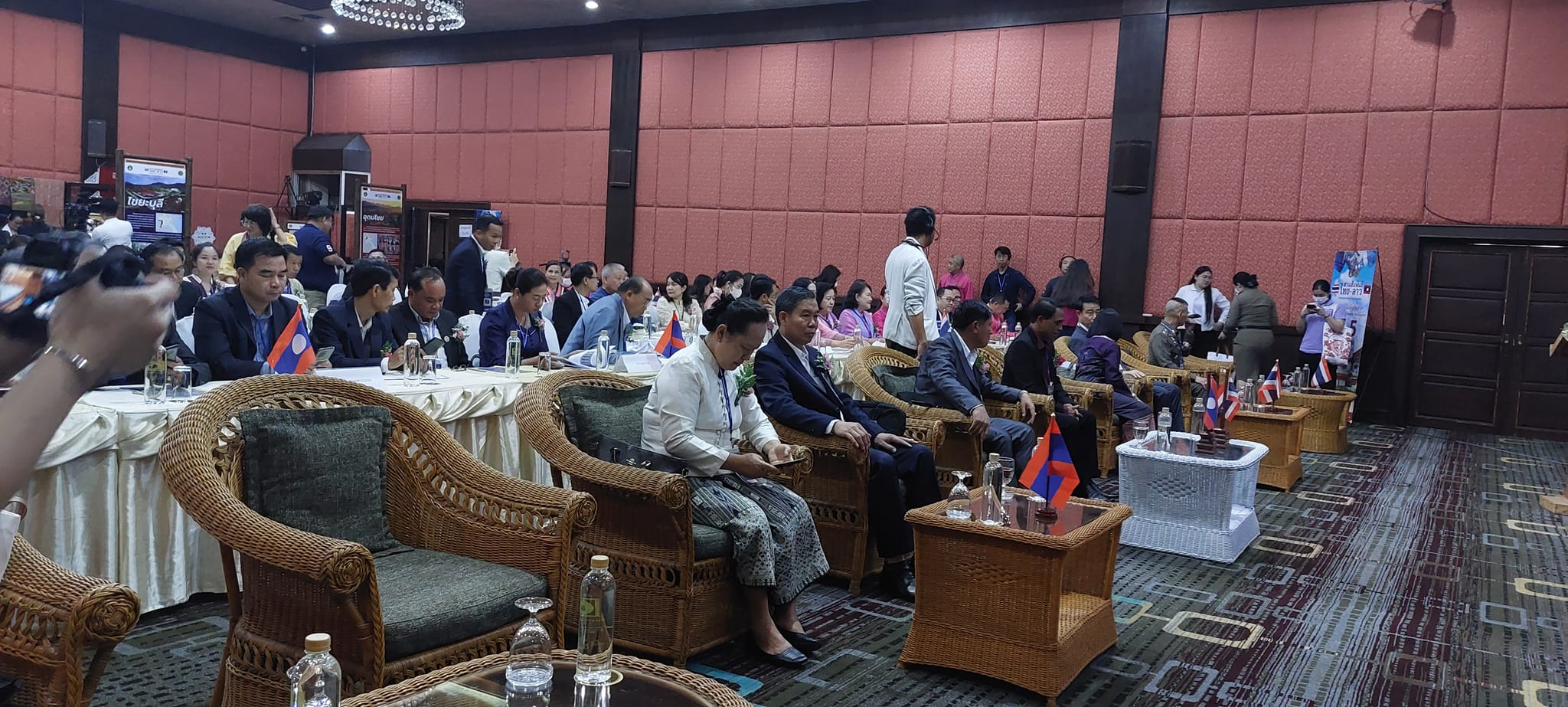 06062566 (33)